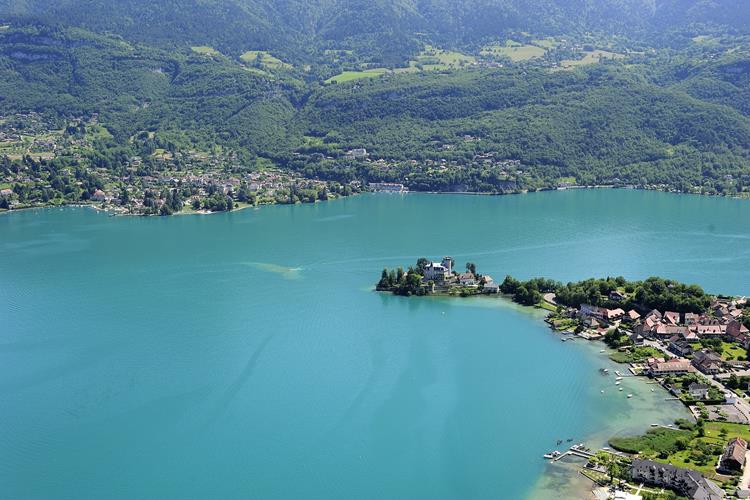 Holidays at Annecy lake